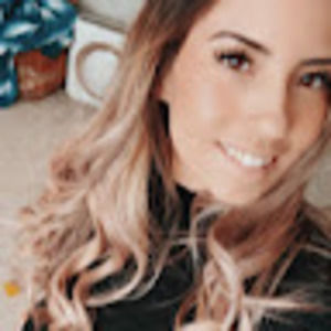 Meet your Posher, Courtney